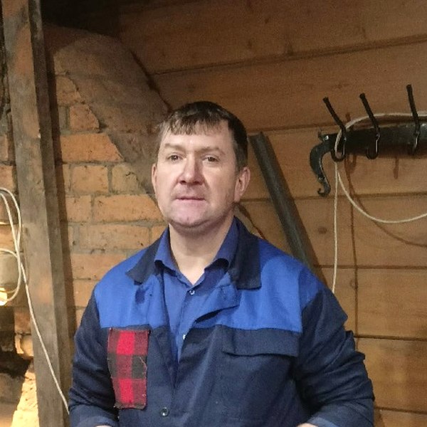 Александр Плотников — Мастер-основатель, мастерская «Камин на Неве»